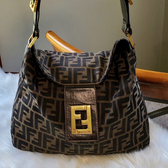 Fendi Handbags - FENDI🔥AUTHENTIC Vintage SIGNATURE ZUCCA HOBO